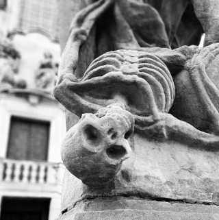 Skeleton - Hans Luthart